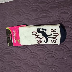 Wino saur socks